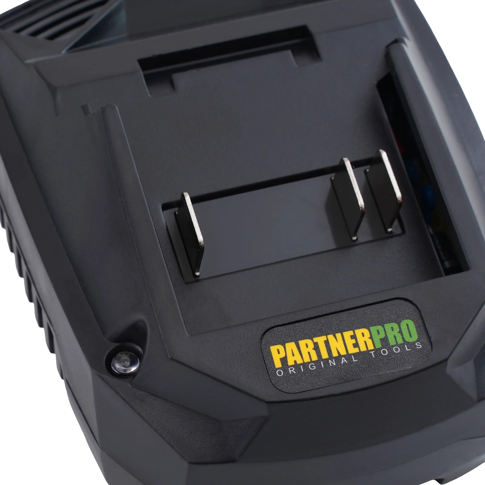 PARTNERPRO PP-FF 5 в 1 Комплект акумулаторна градинска ножица и верижен трион, 2 батерии 20V/2Ah, безчеткови.